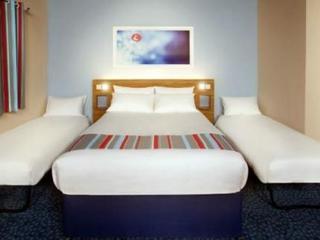 Travelodge London Twickenham Экстерьер фото