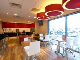 Travelodge London Twickenham Экстерьер фото