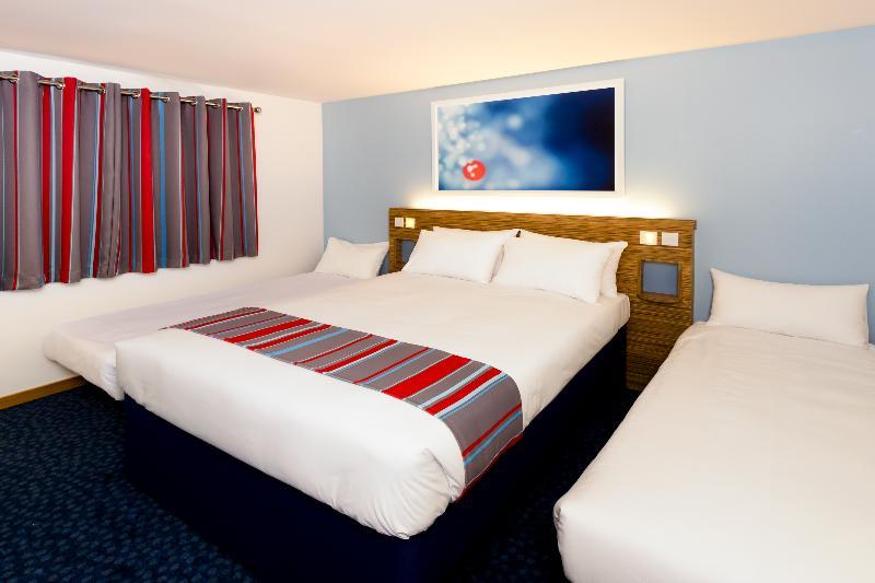 Travelodge London Twickenham Экстерьер фото