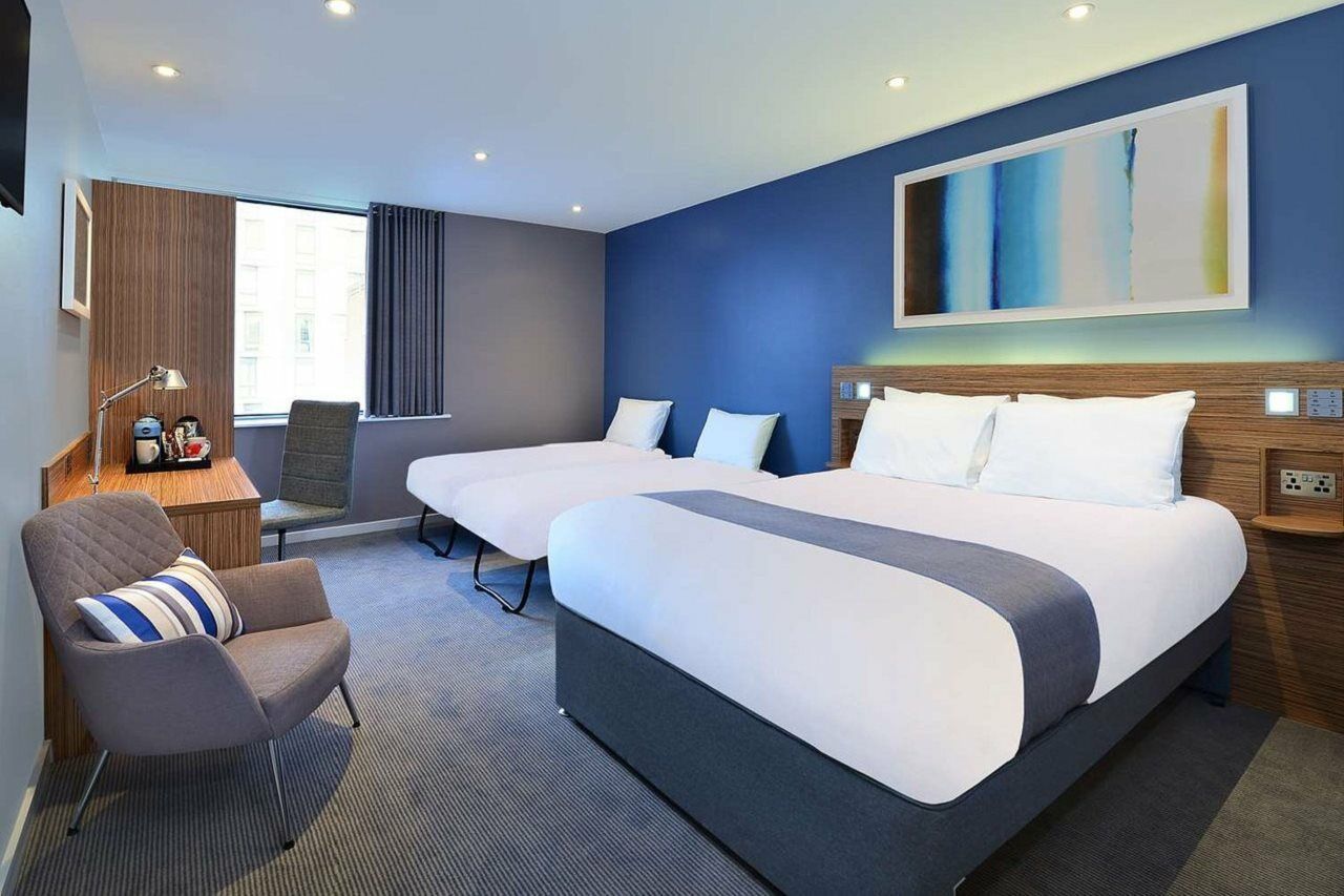 Travelodge London Twickenham Экстерьер фото